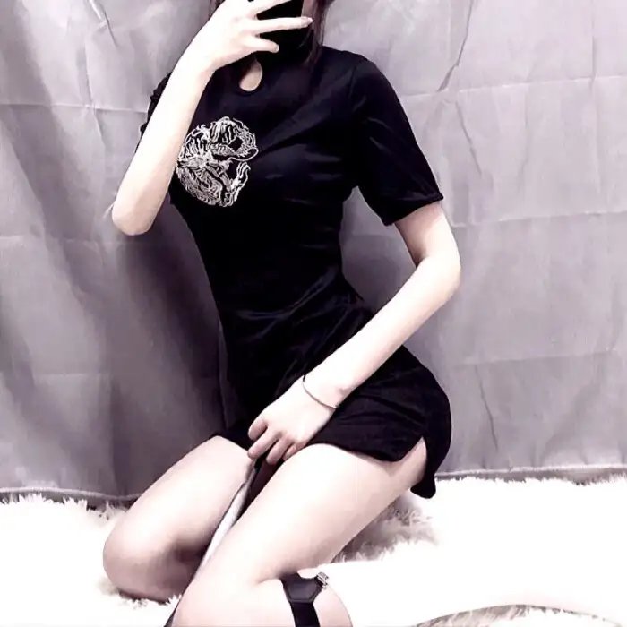 血色附身首屏海报